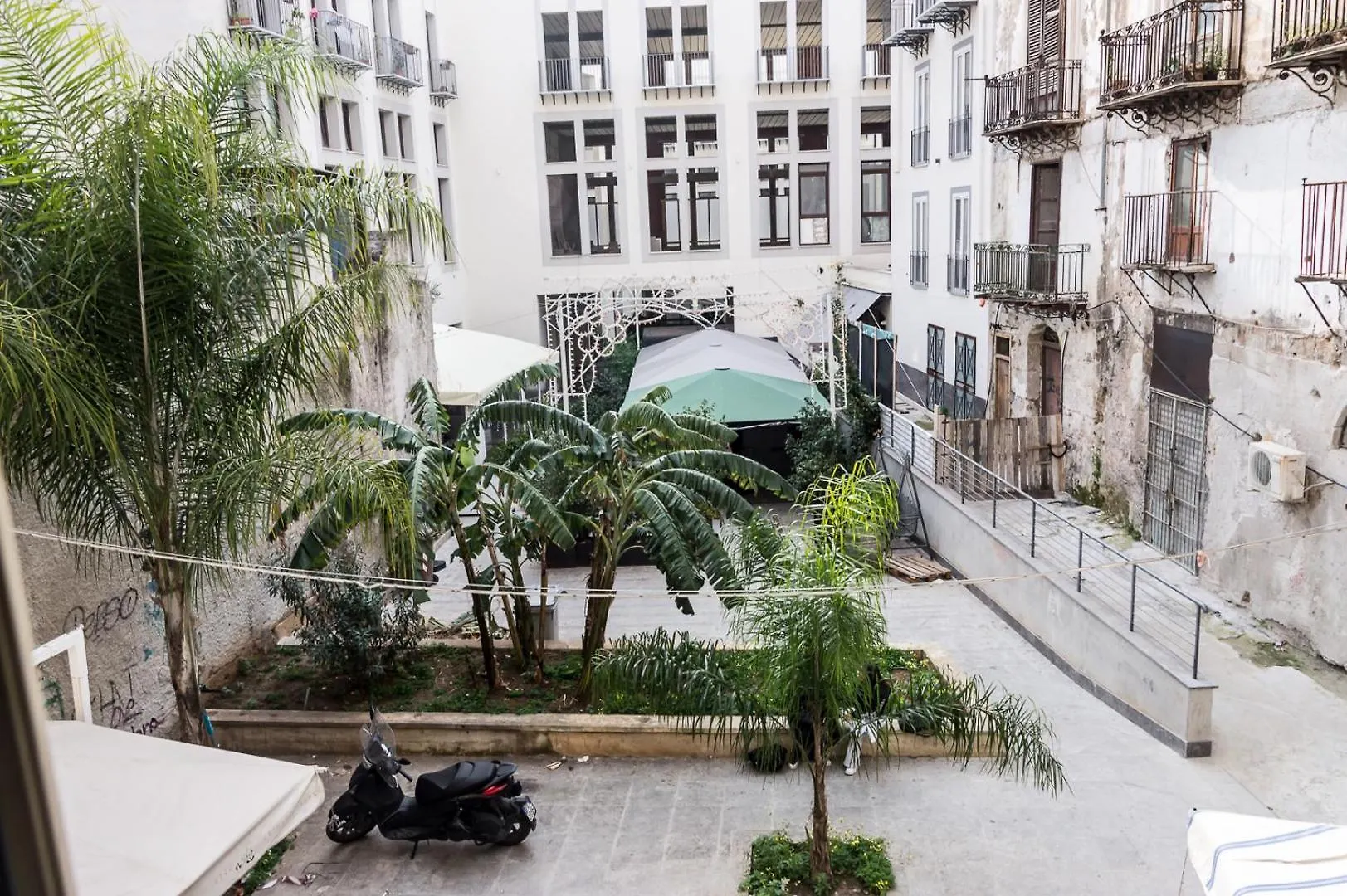 Into Palermo B&B Italia